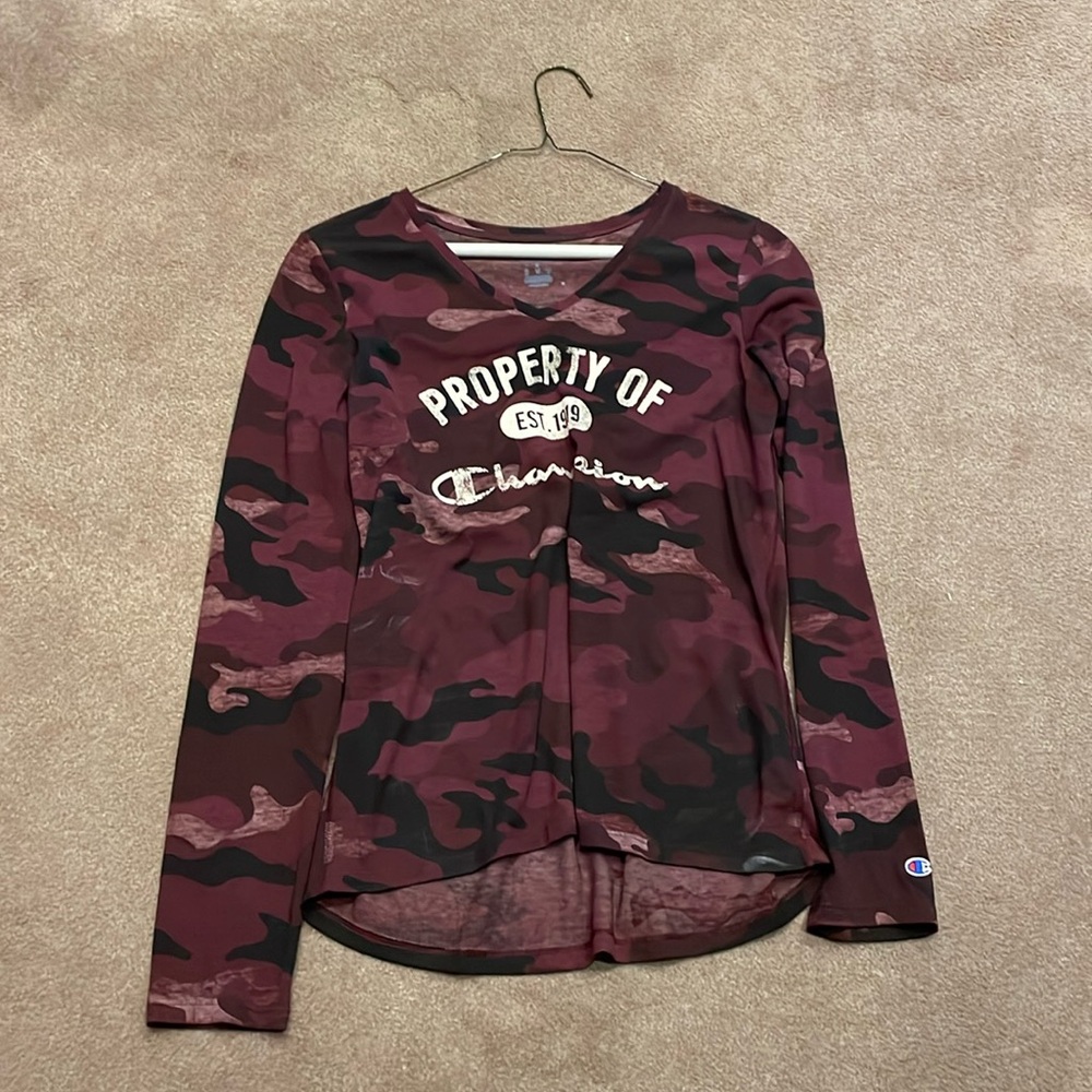 Champion size small burgundy v neck long sleeve top